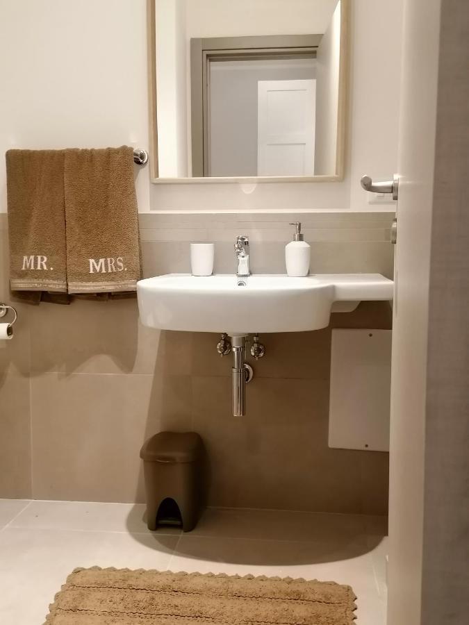 Holidaystudio Appartamento In Centro Σαλέρνο Εξωτερικό φωτογραφία