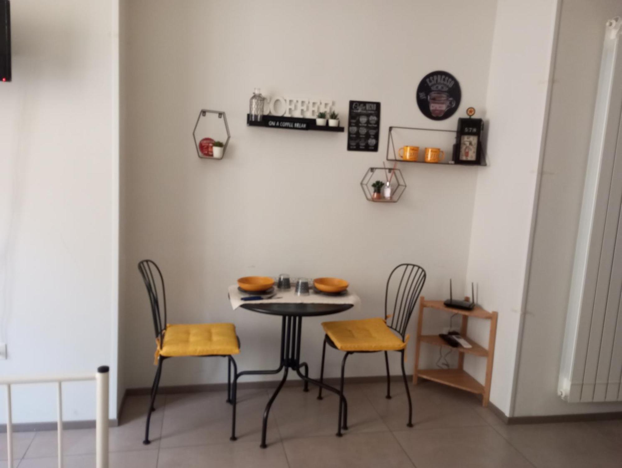 Holidaystudio Appartamento In Centro Σαλέρνο Εξωτερικό φωτογραφία